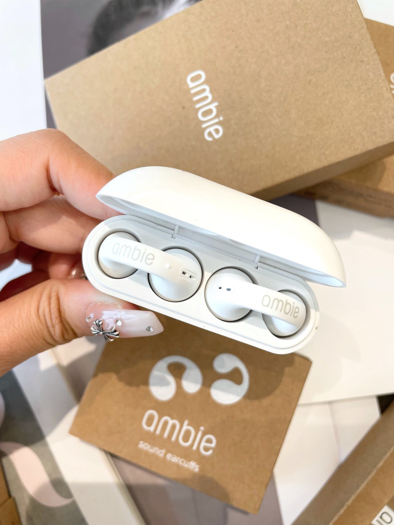 ambie是外耳夹式蓝牙耳机  第6张